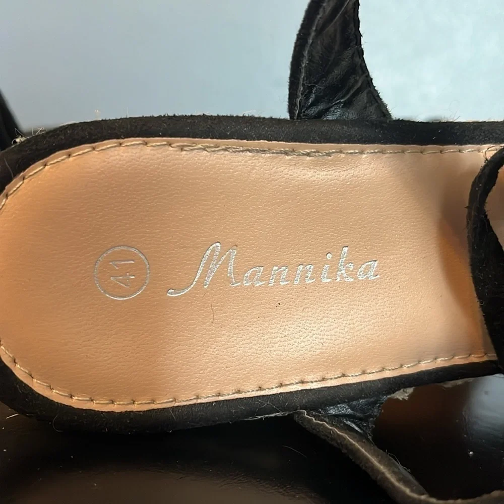 Mannika Flatform espadrille wedge, black straps for around the leg women’s 10.5
